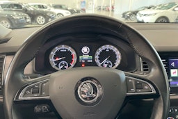 valkoinen Skoda Kodiaq 2020 kuva 15.