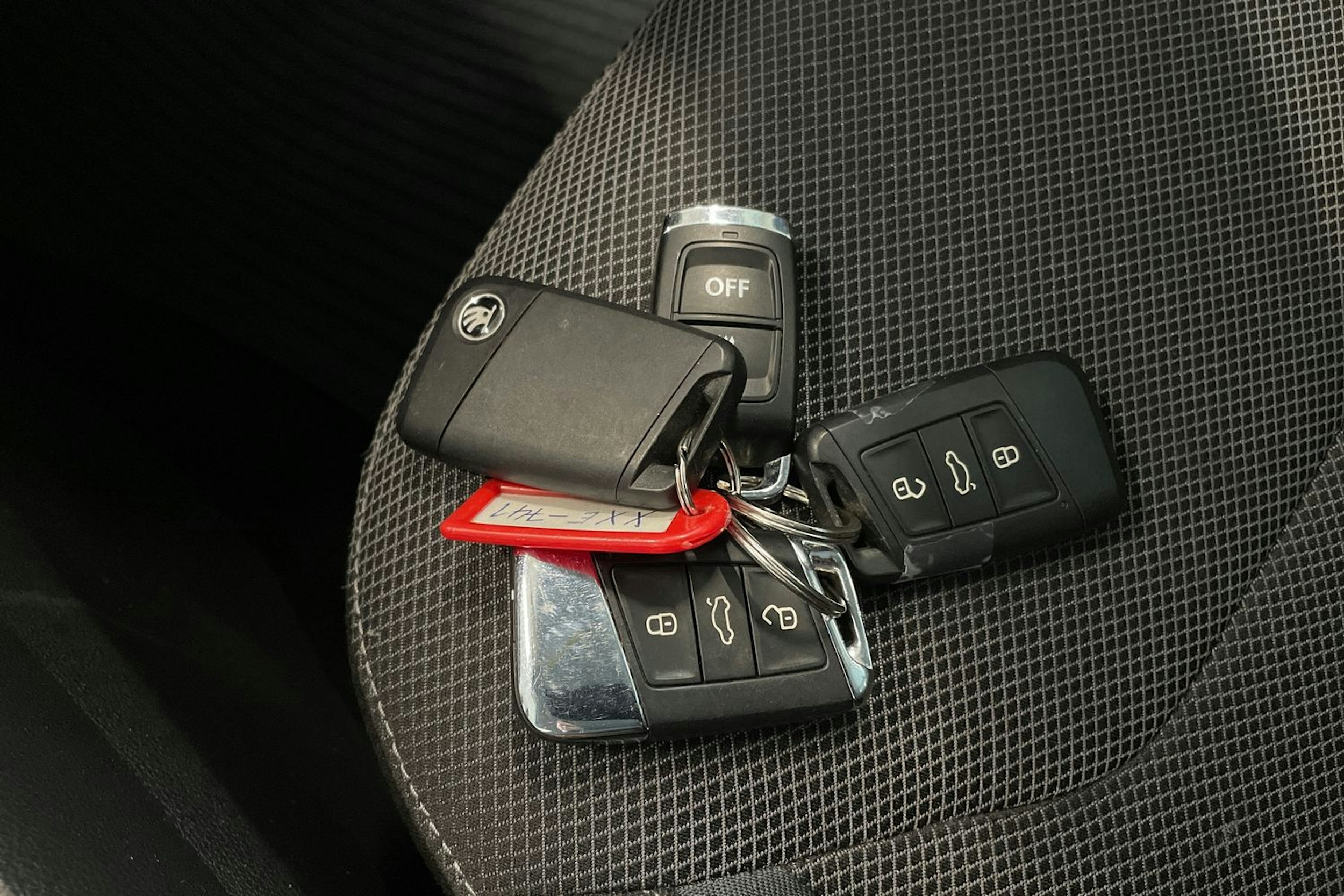 valkoinen Skoda Kodiaq 2020 kuva 20.