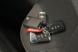 valkoinen Skoda Kodiaq 2020 kuva 20.