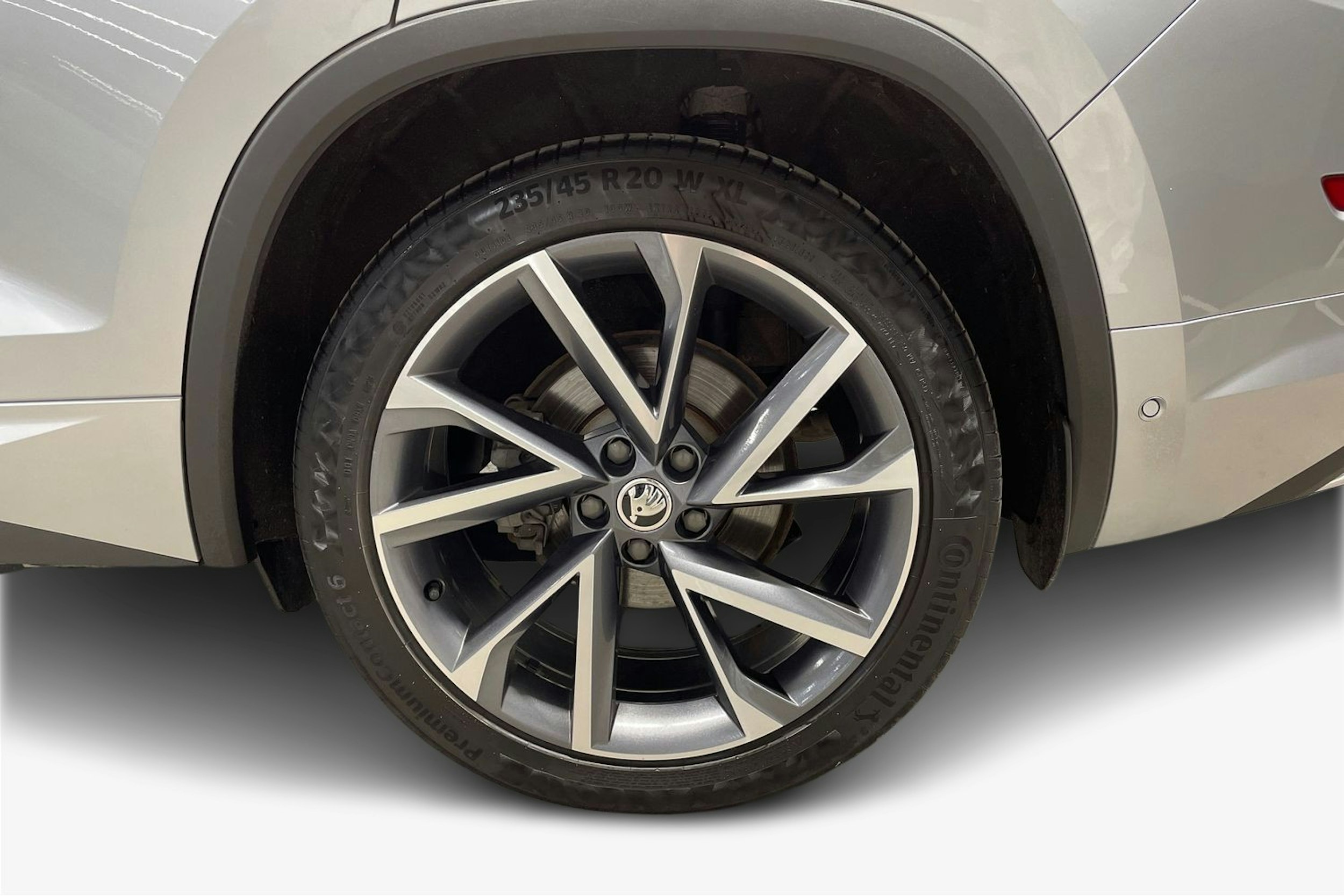 harmaa Skoda Kodiaq 2020 kuva 9.