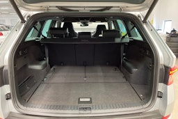 harmaa Skoda Kodiaq 2020 kuva 11.