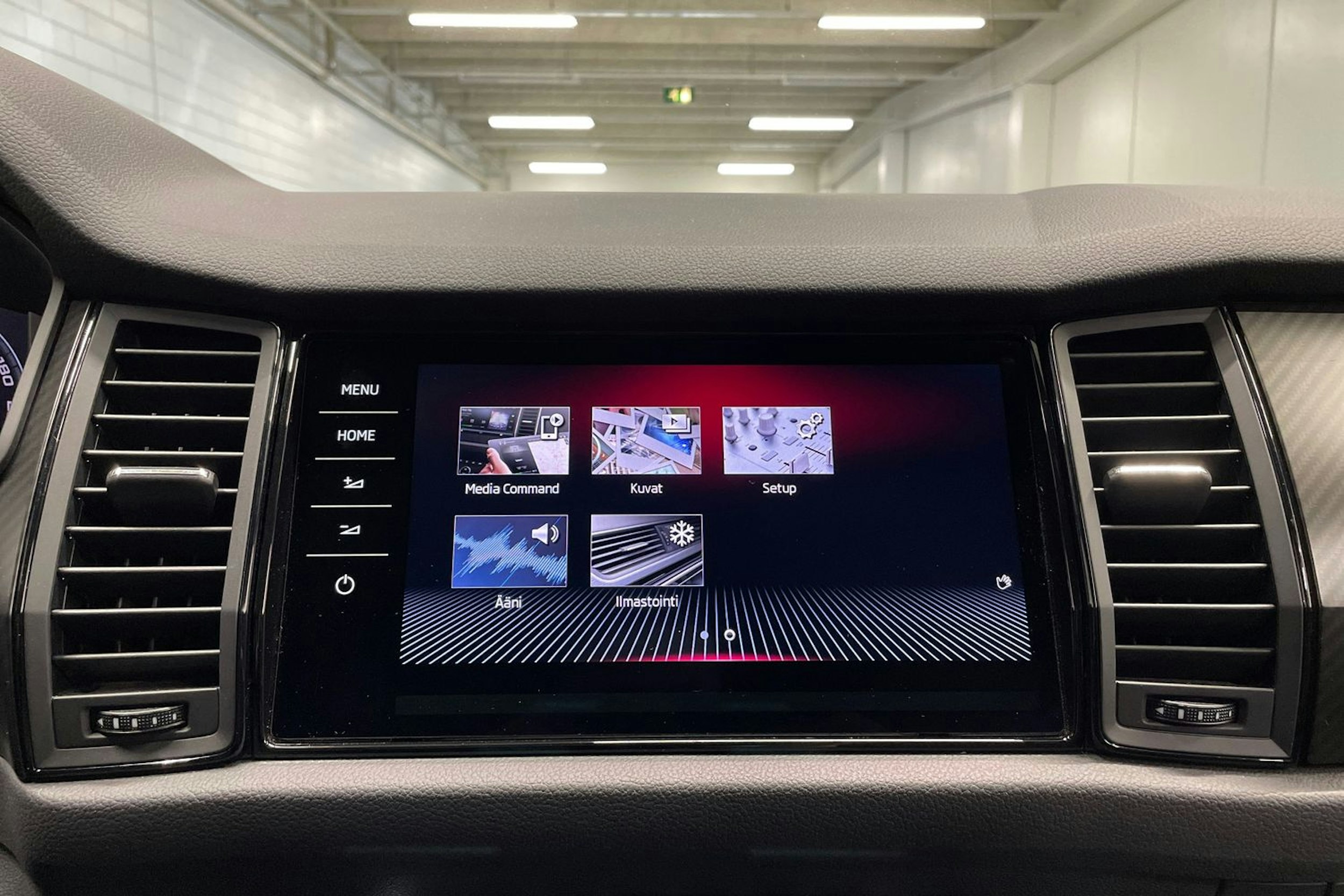 harmaa Skoda Kodiaq 2020 kuva 16.