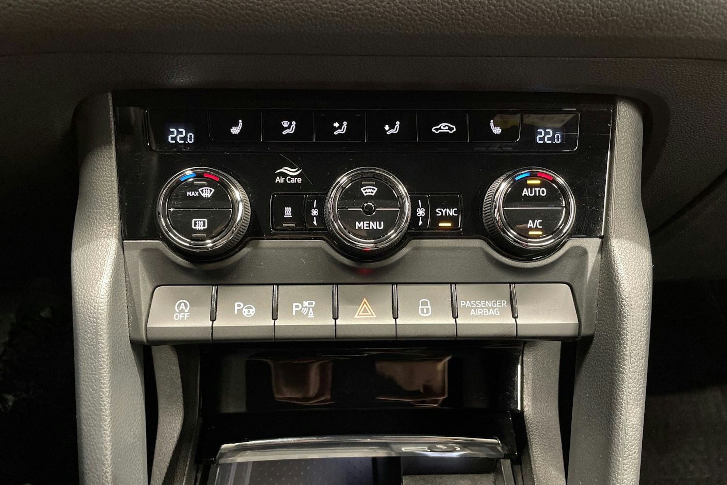 harmaa Skoda Kodiaq 2020 kuva 18.
