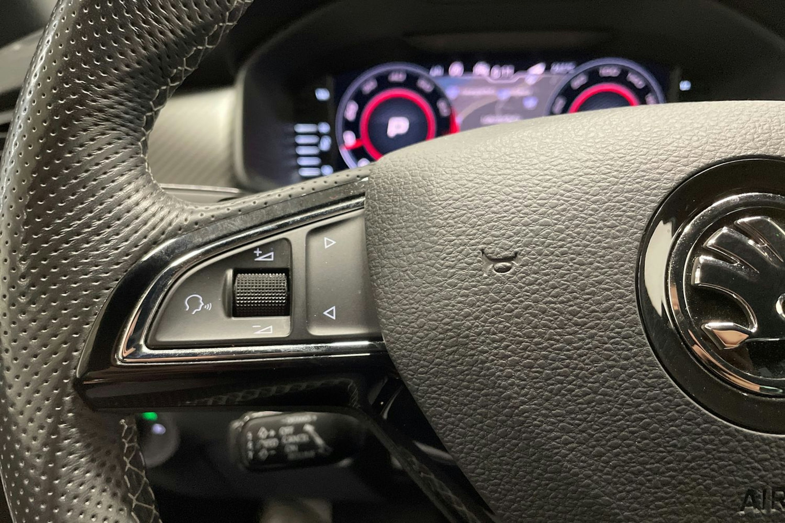 harmaa Skoda Kodiaq 2020 kuva 23.