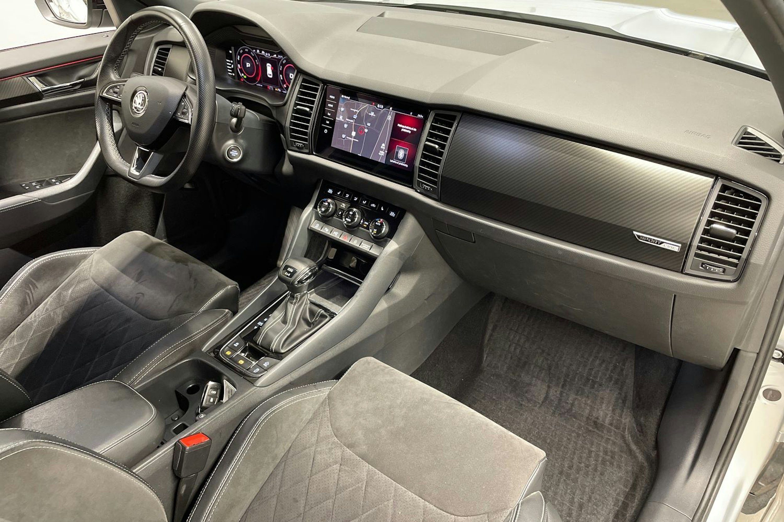 harmaa Skoda Kodiaq 2020 kuva 29.
