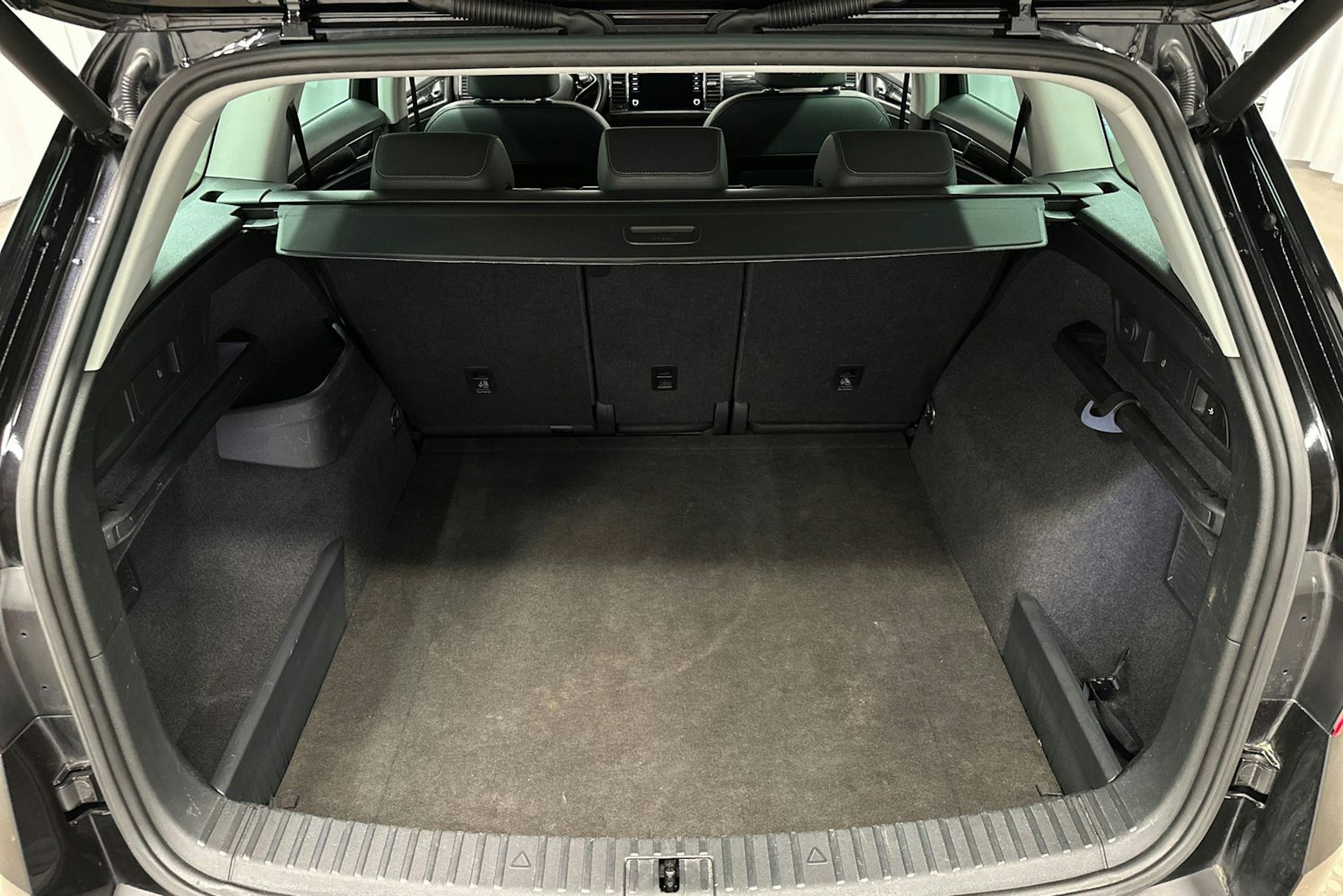 musta Skoda Kodiaq 2021 kuva 11.