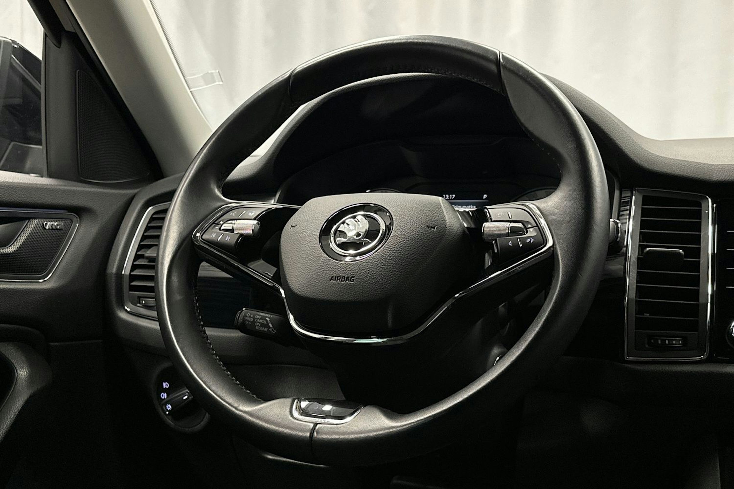 musta Skoda Kodiaq 2021 kuva 15.