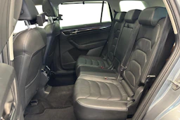 harmaa Skoda Kodiaq 2021 kuva 8.