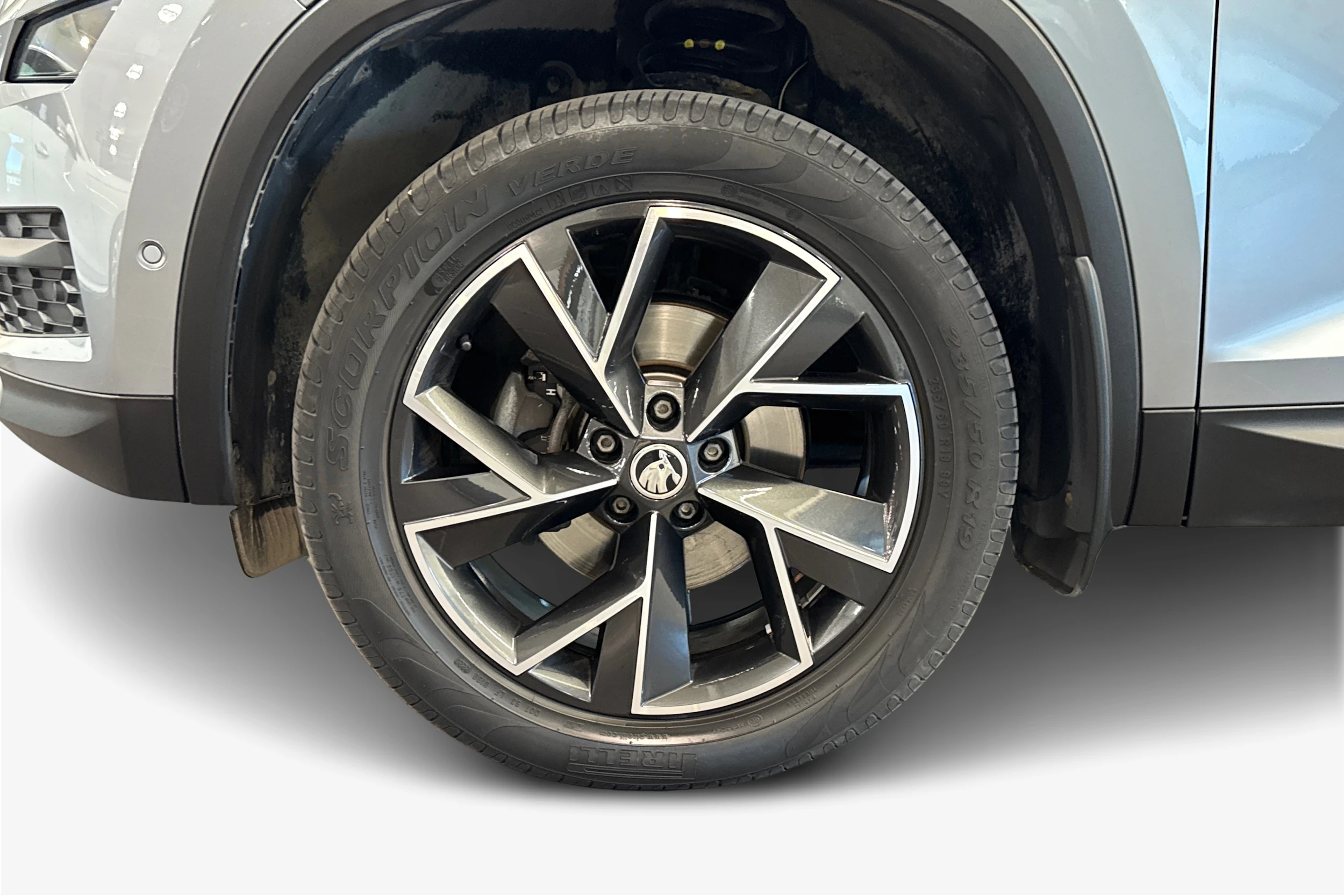 harmaa Skoda Kodiaq 2021 kuva 9.
