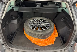 harmaa Skoda Kodiaq 2021 kuva 10.