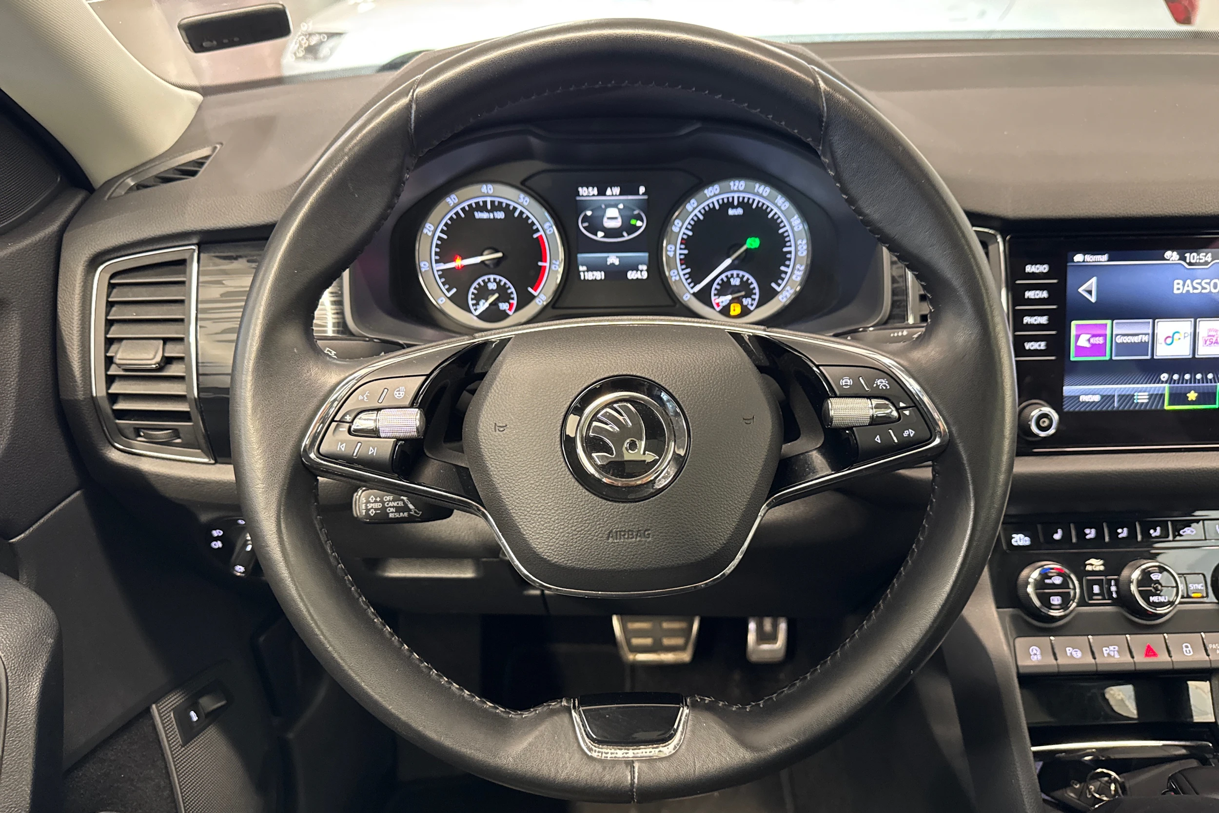 harmaa Skoda Kodiaq 2021 kuva 11.