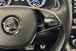 harmaa Skoda Kodiaq 2021 kuva 13.