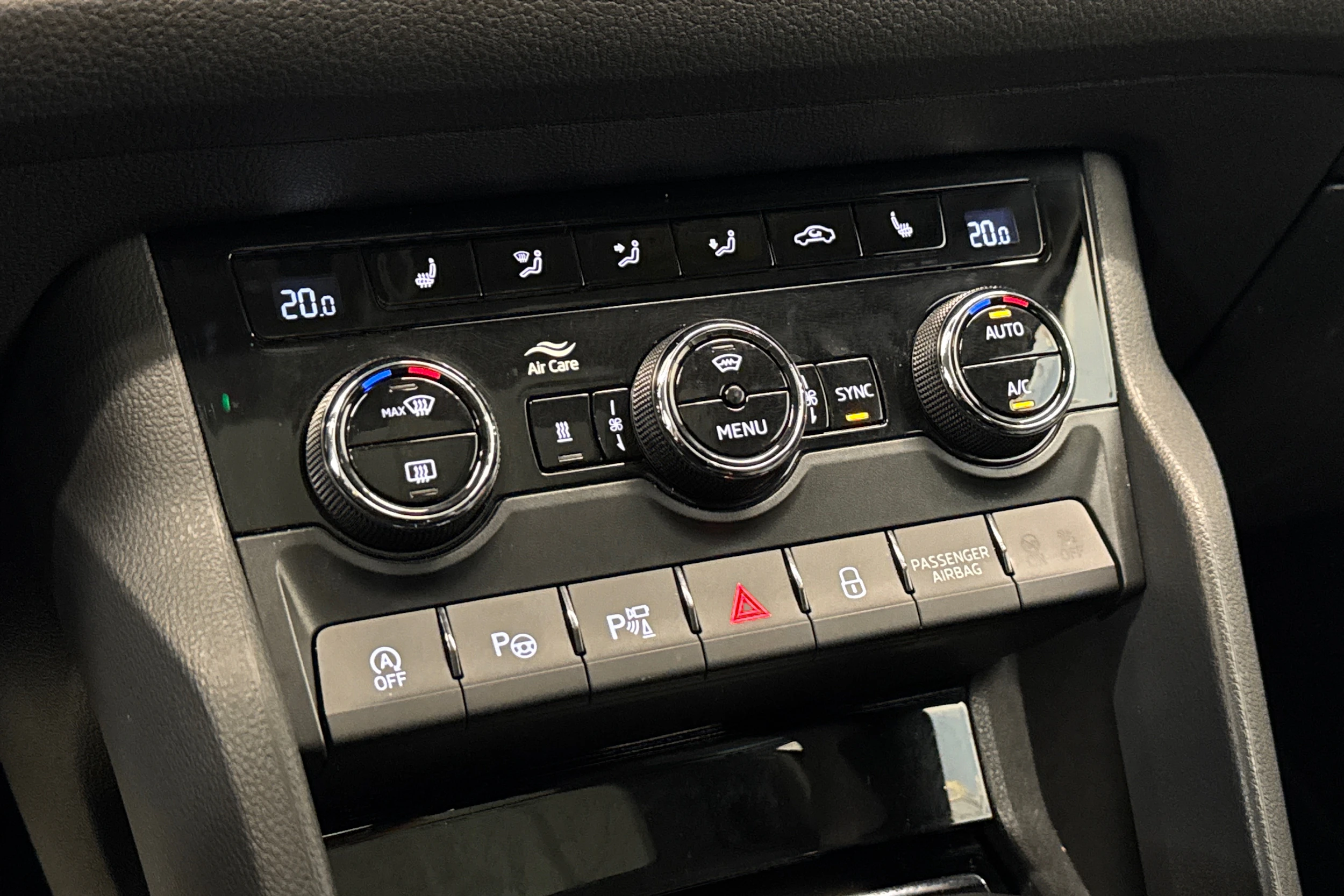 harmaa Skoda Kodiaq 2021 kuva 18.