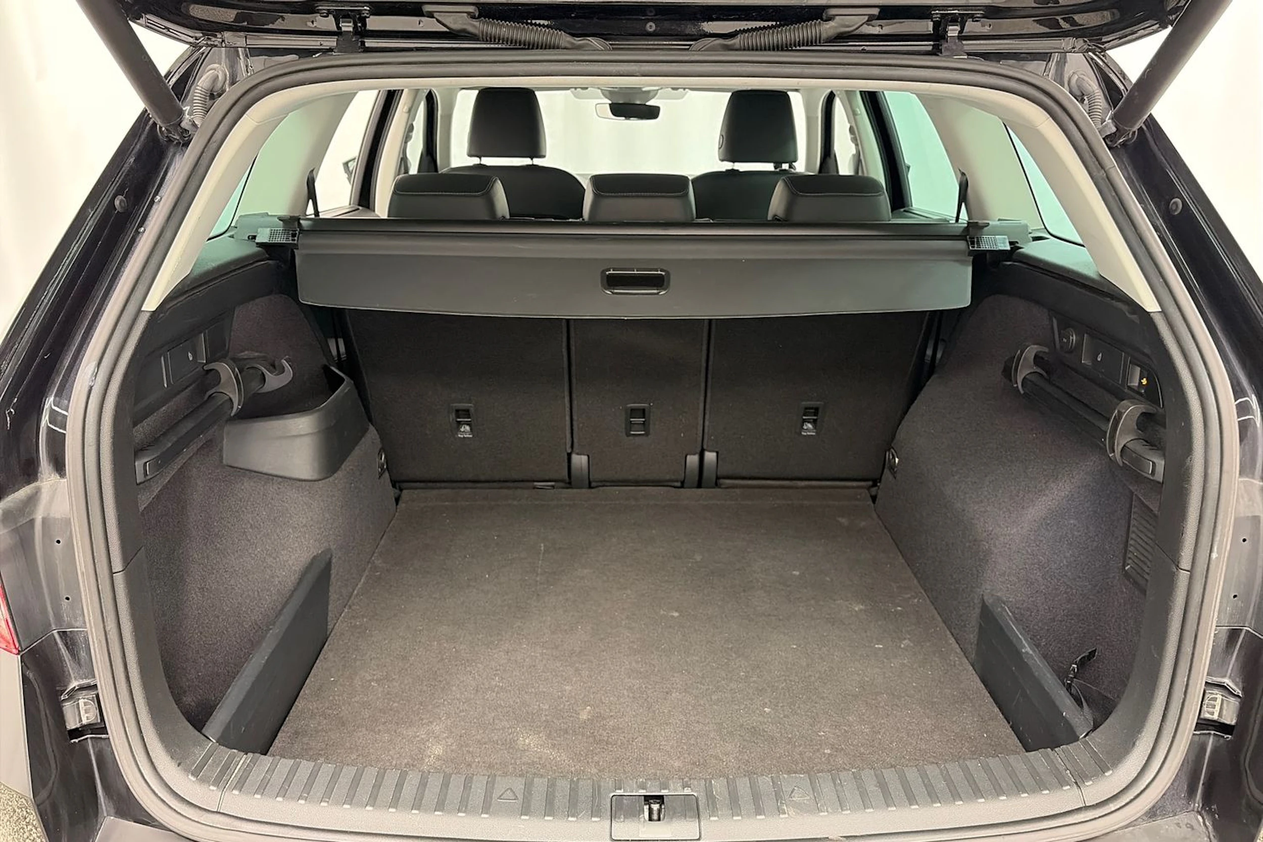 musta Skoda Kodiaq 2021 kuva 12.