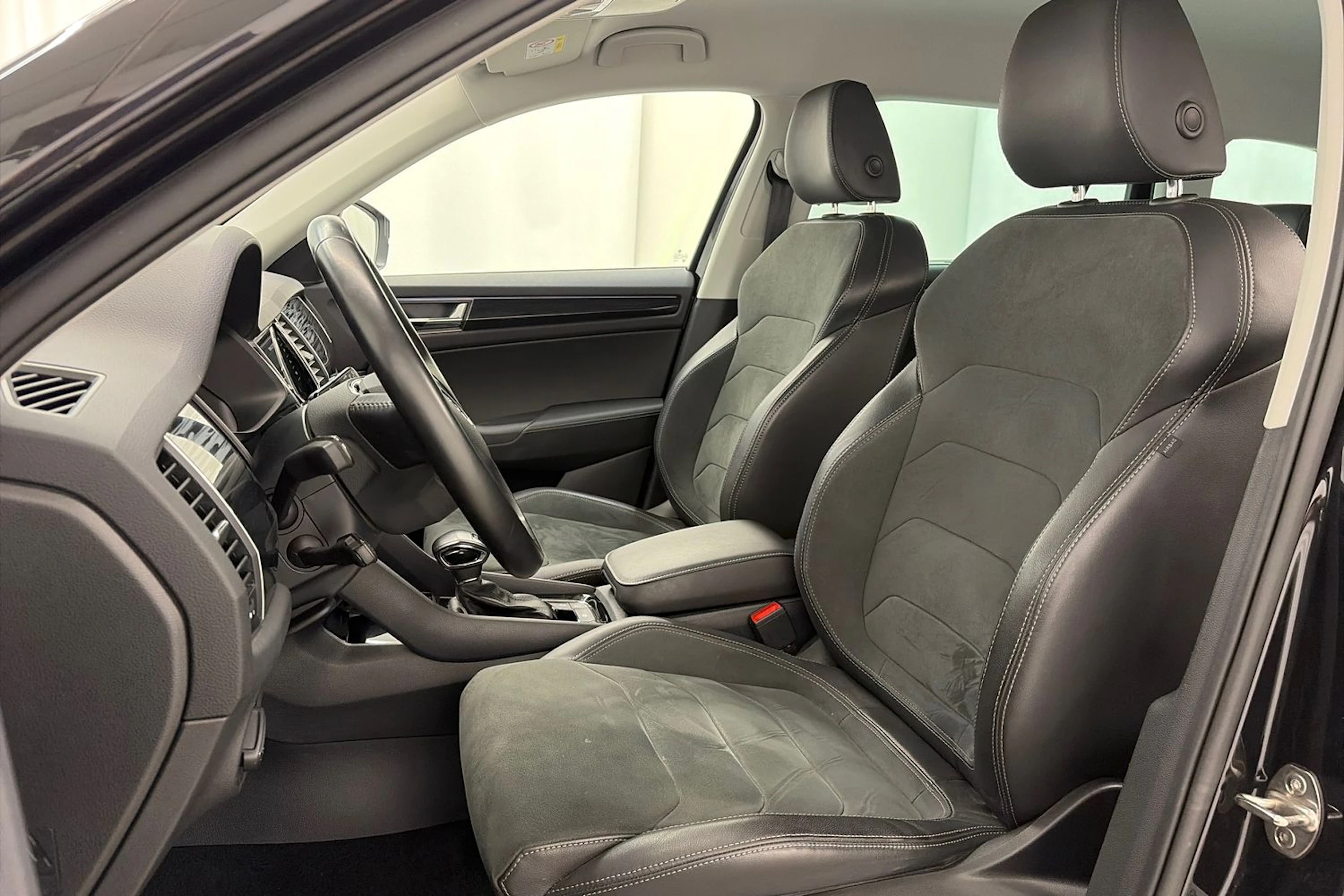musta Skoda Kodiaq 2021 kuva 15.