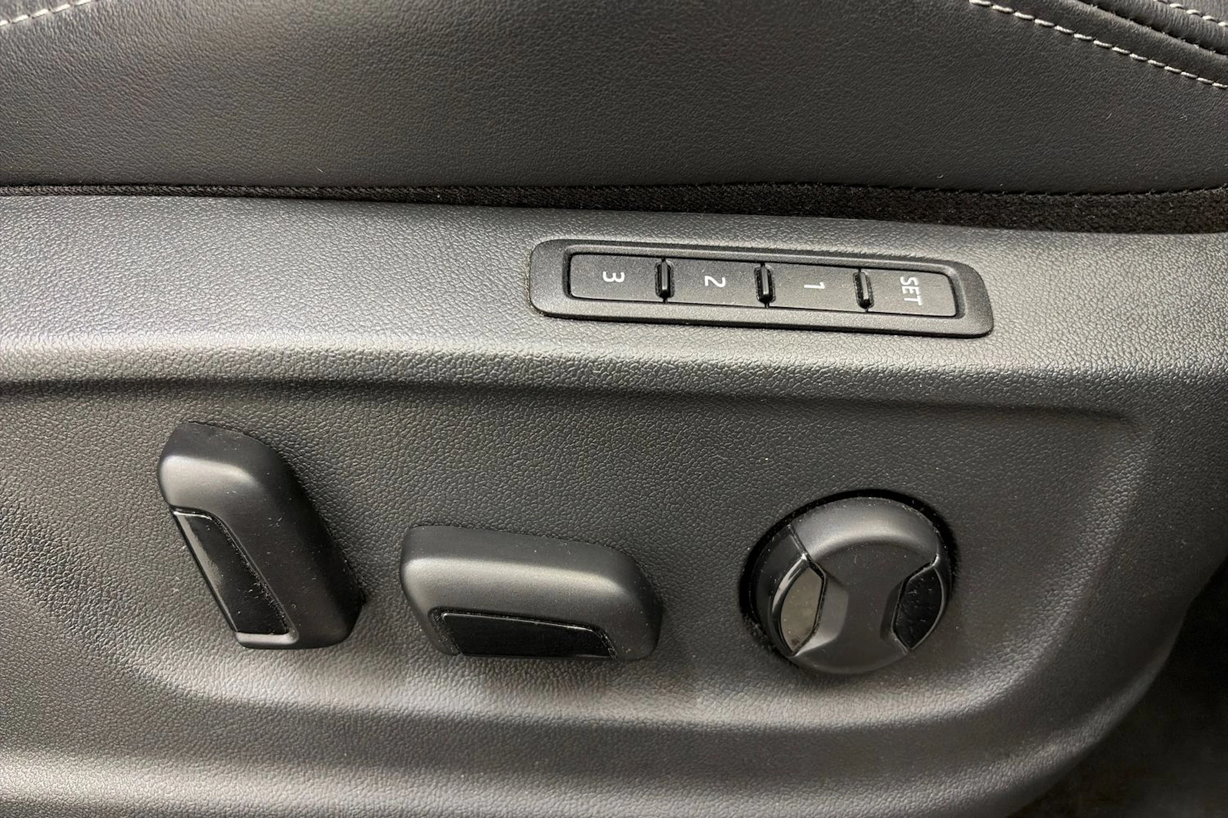 musta Skoda Kodiaq 2021 kuva 17.