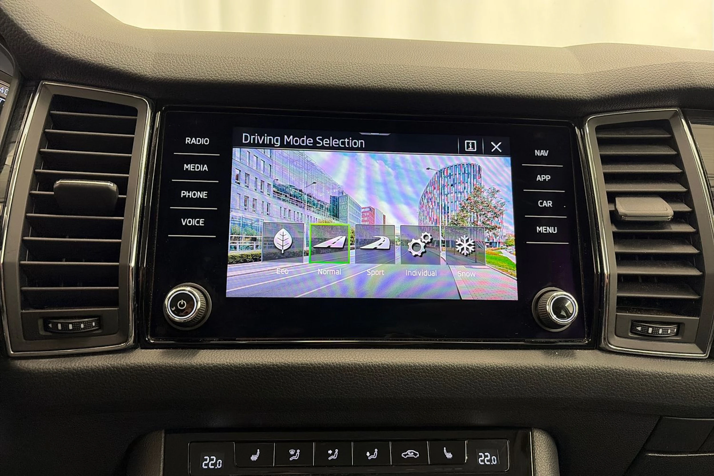 musta Skoda Kodiaq 2021 kuva 28.