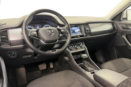 valkoinen Skoda Kodiaq 2021 kuva 6.