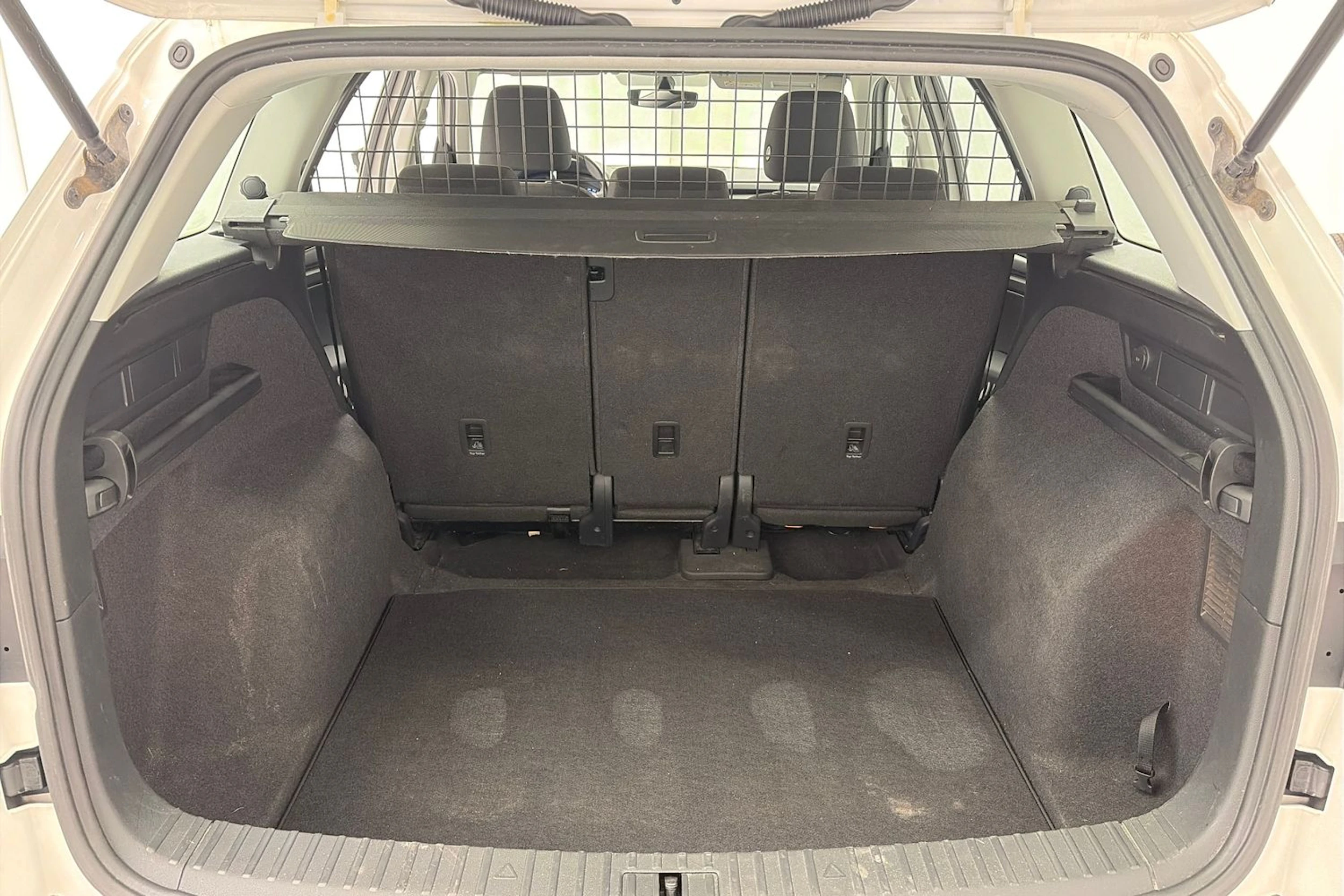 valkoinen Skoda Kodiaq 2021 kuva 11.