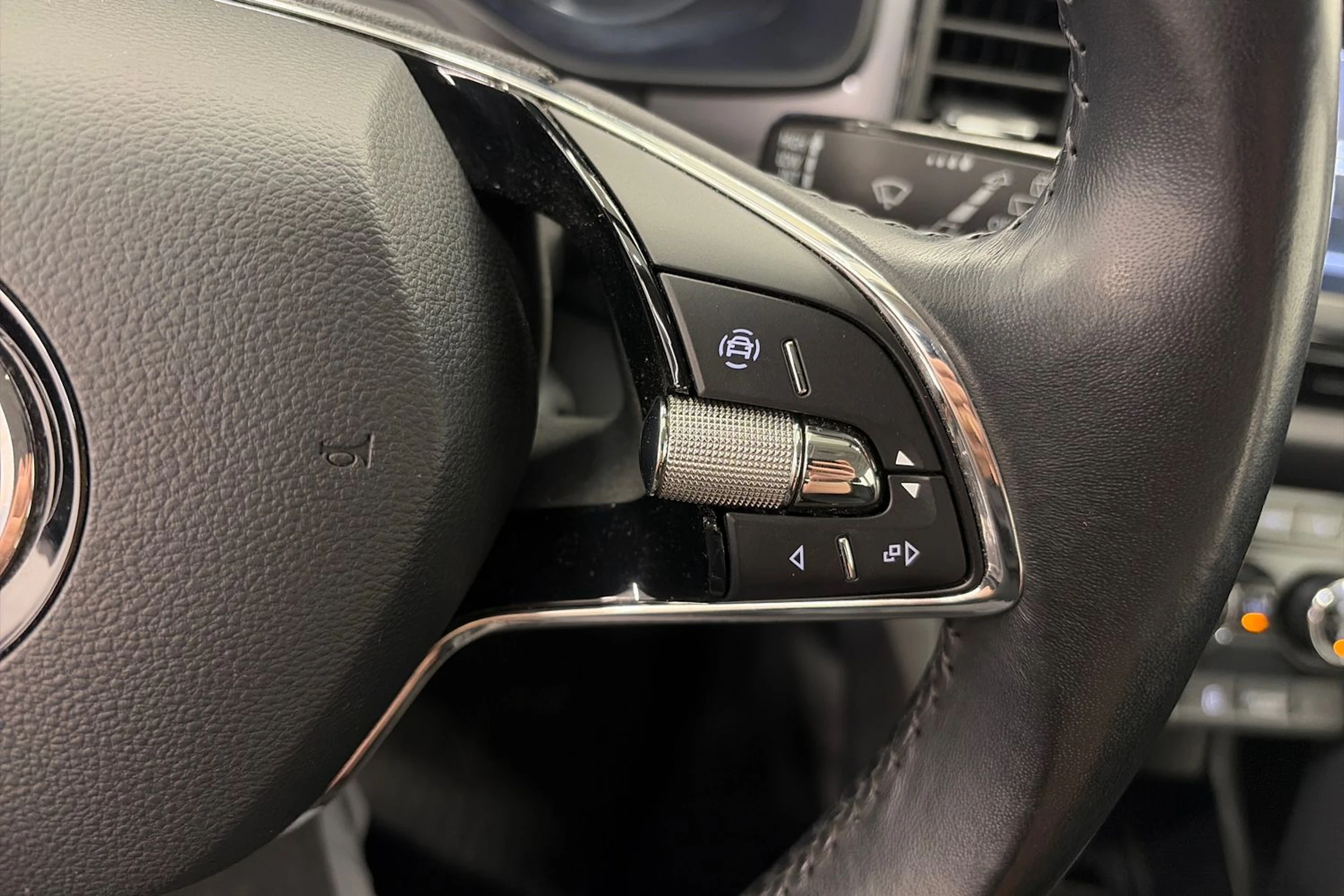 valkoinen Skoda Kodiaq 2021 kuva 15.