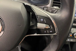 valkoinen Skoda Kodiaq 2021 kuva 15.