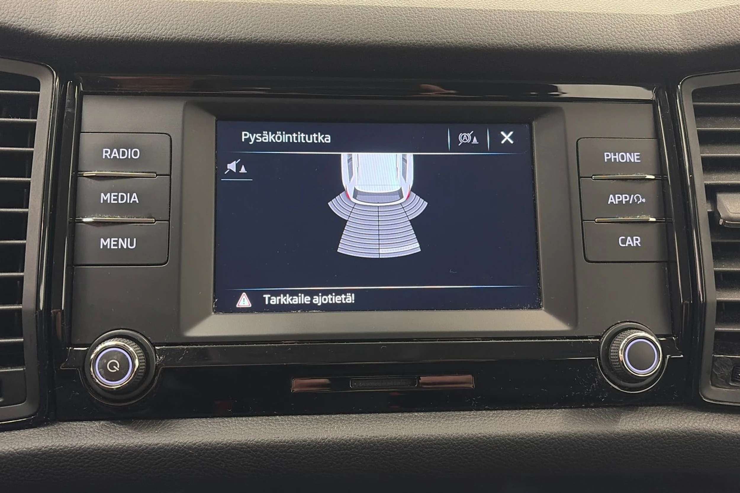 valkoinen Skoda Kodiaq 2021 kuva 17.