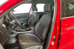 punainen Skoda Kodiaq 2021 kuva 6.