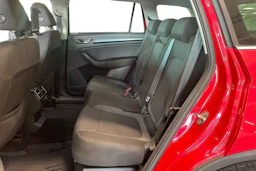 punainen Skoda Kodiaq 2021 kuva 8.