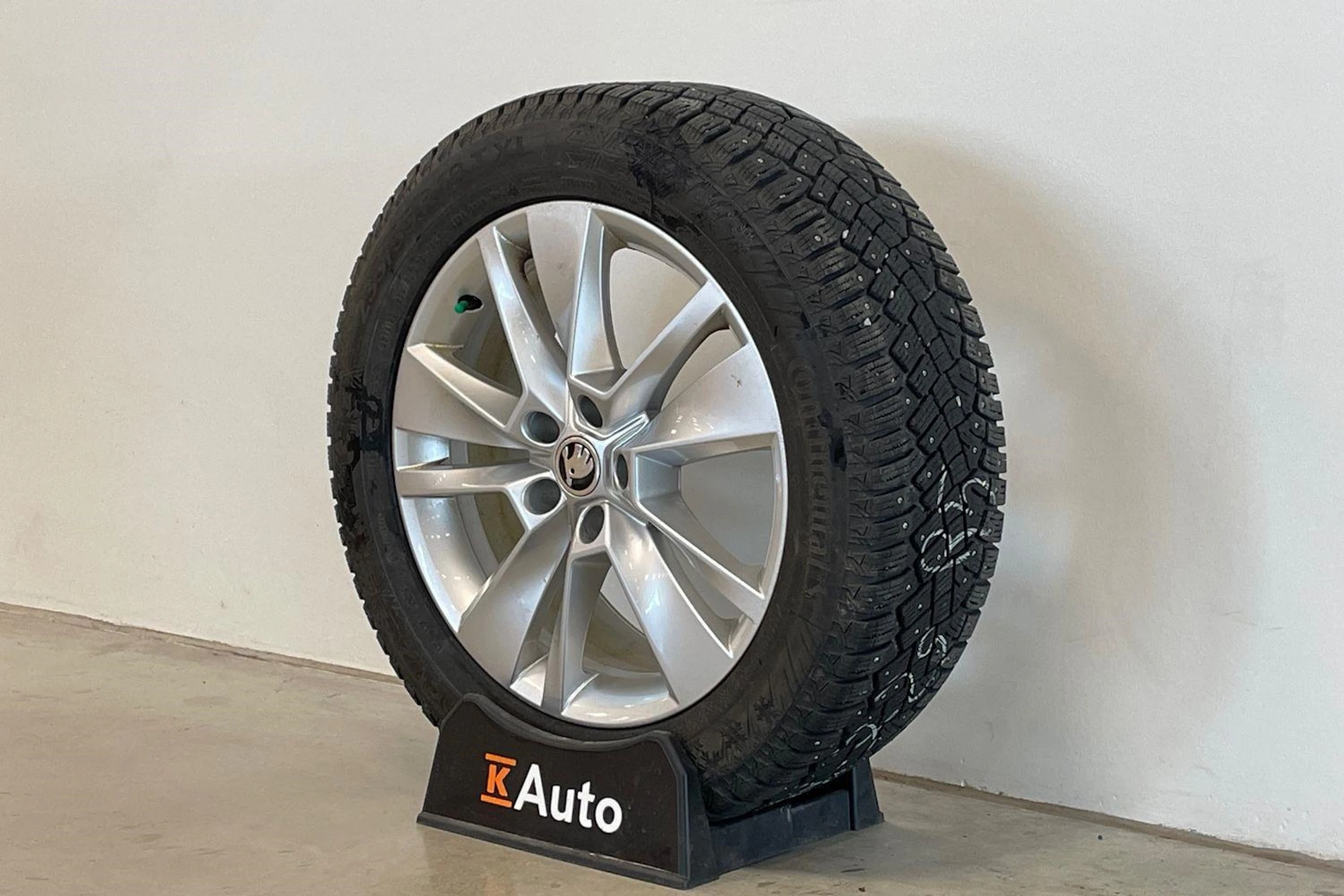 punainen Skoda Kodiaq 2021 kuva 10.