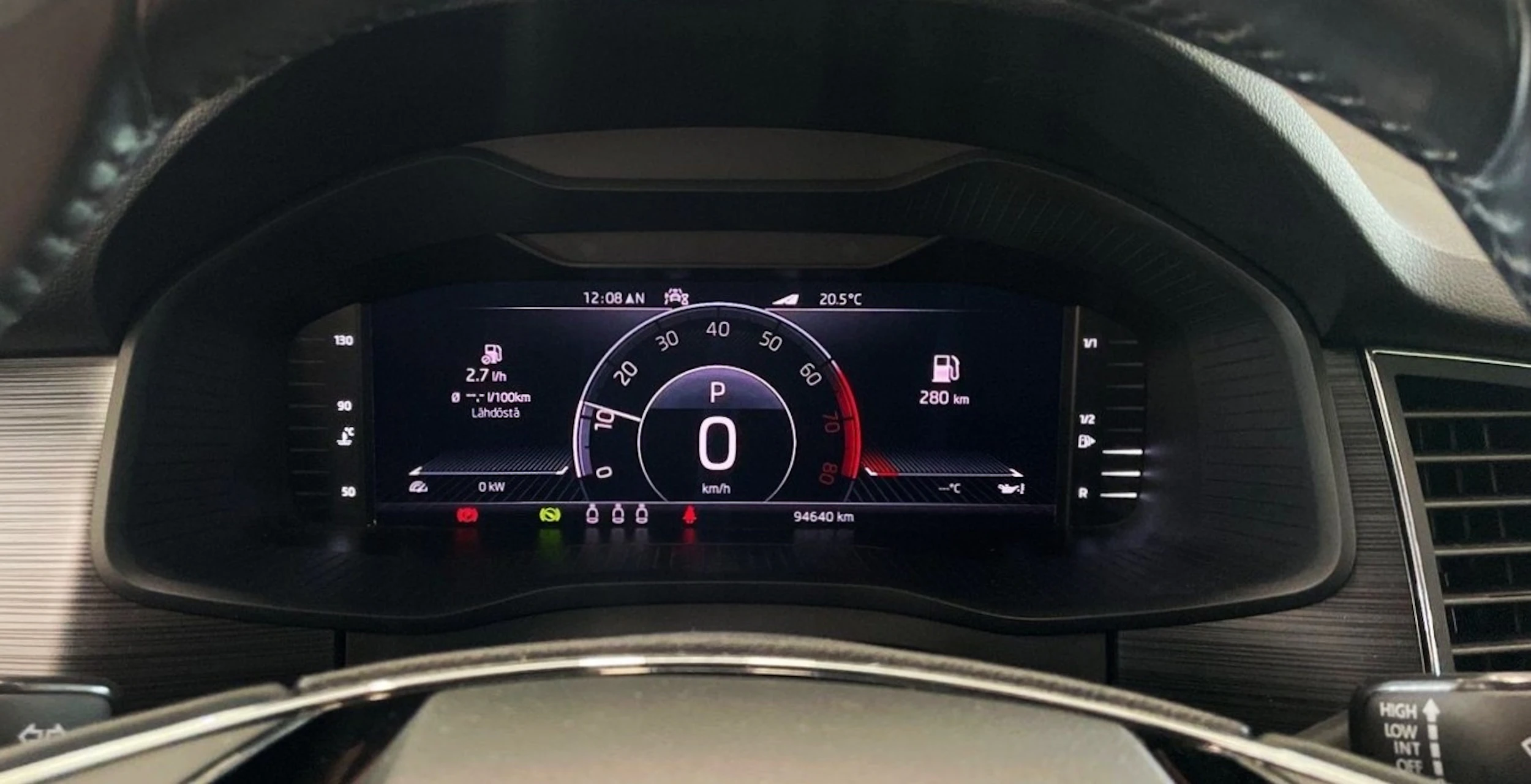 punainen Skoda Kodiaq 2021 kuva 15.