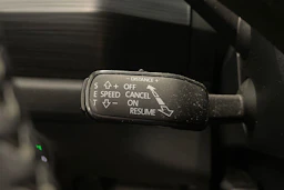 punainen Skoda Kodiaq 2021 kuva 16.