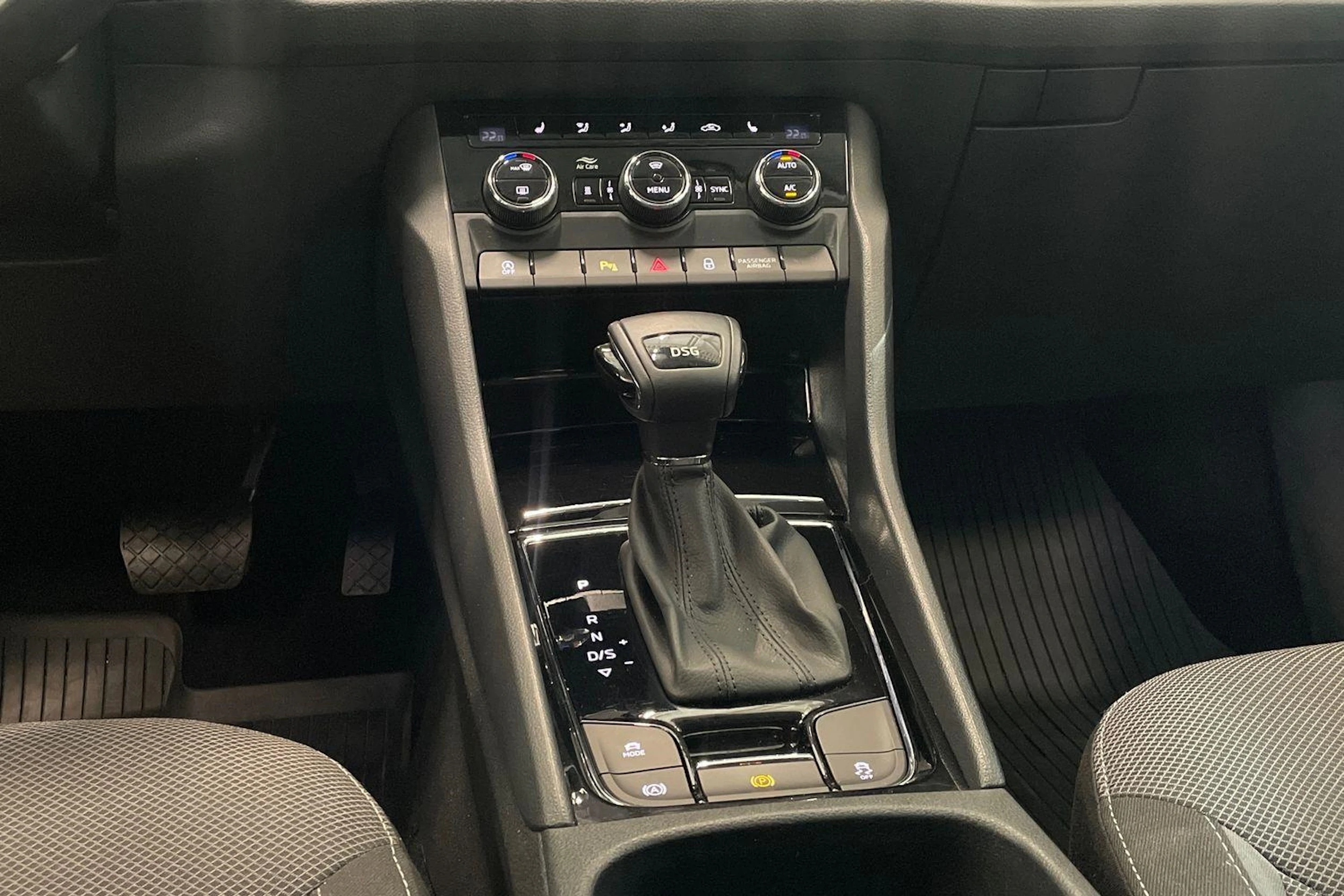 punainen Skoda Kodiaq 2021 kuva 20.