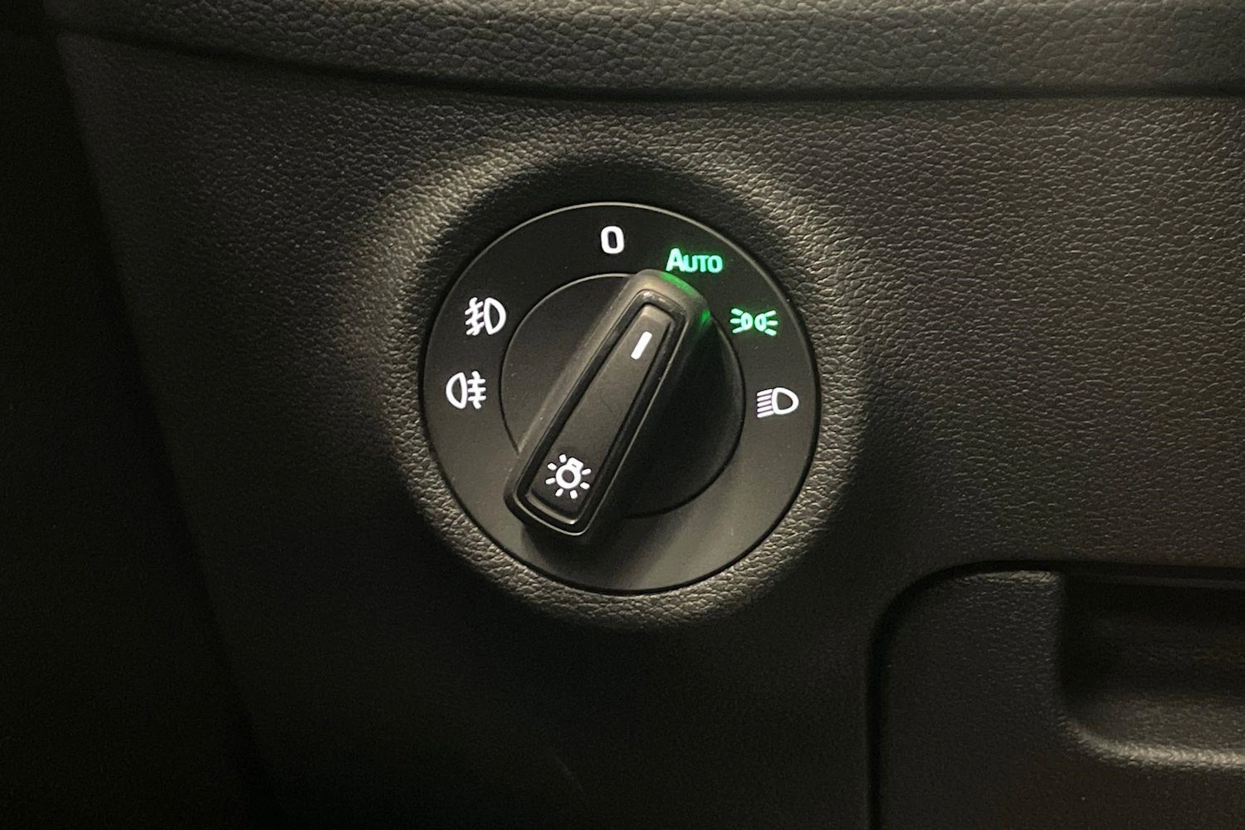 punainen Skoda Kodiaq 2021 kuva 23.