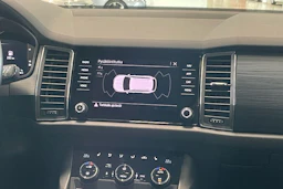 punainen Skoda Kodiaq 2021 kuva 27.