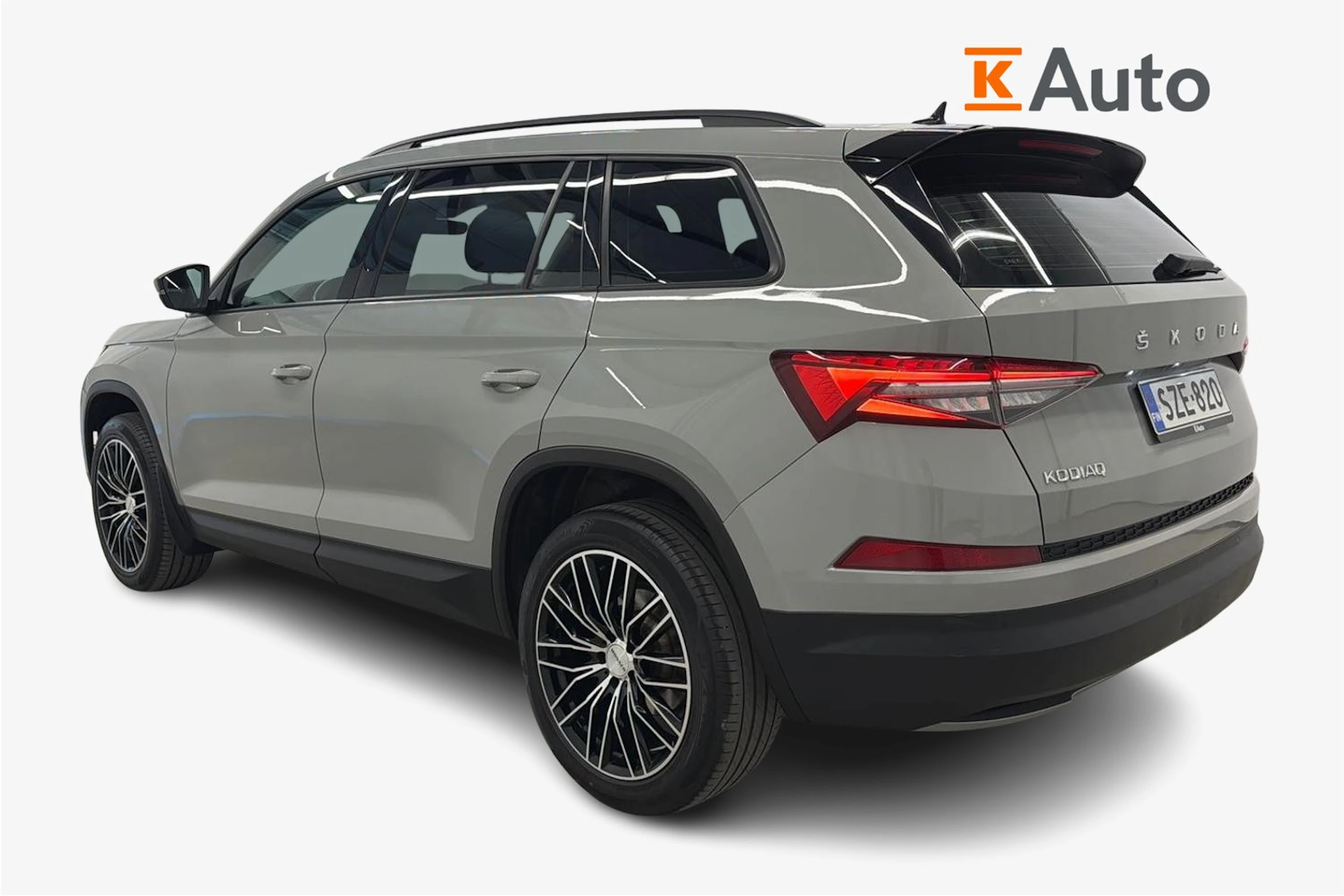 harmaa Skoda Kodiaq 2022 kuva 3.