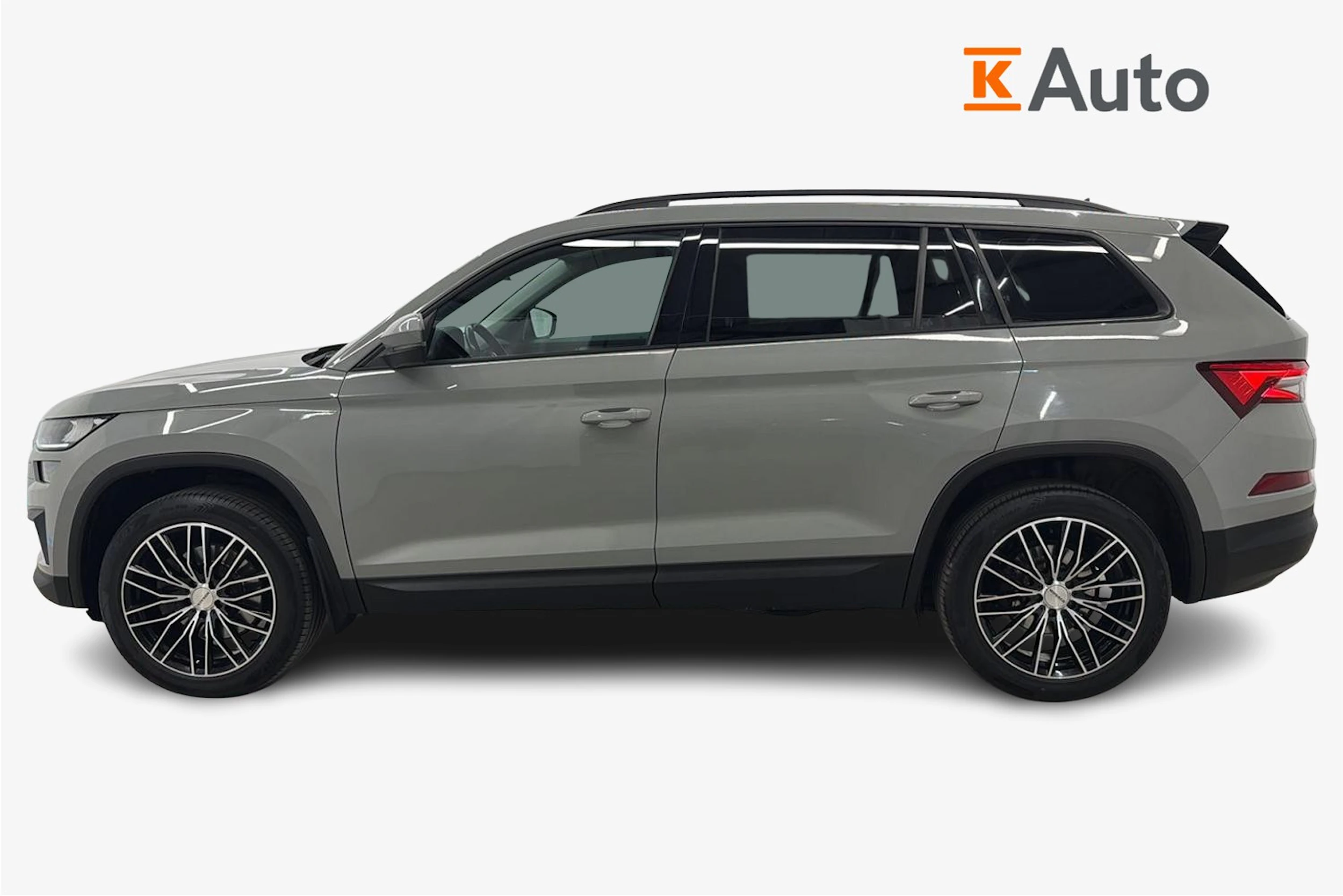 harmaa Skoda Kodiaq 2022 kuva 7.