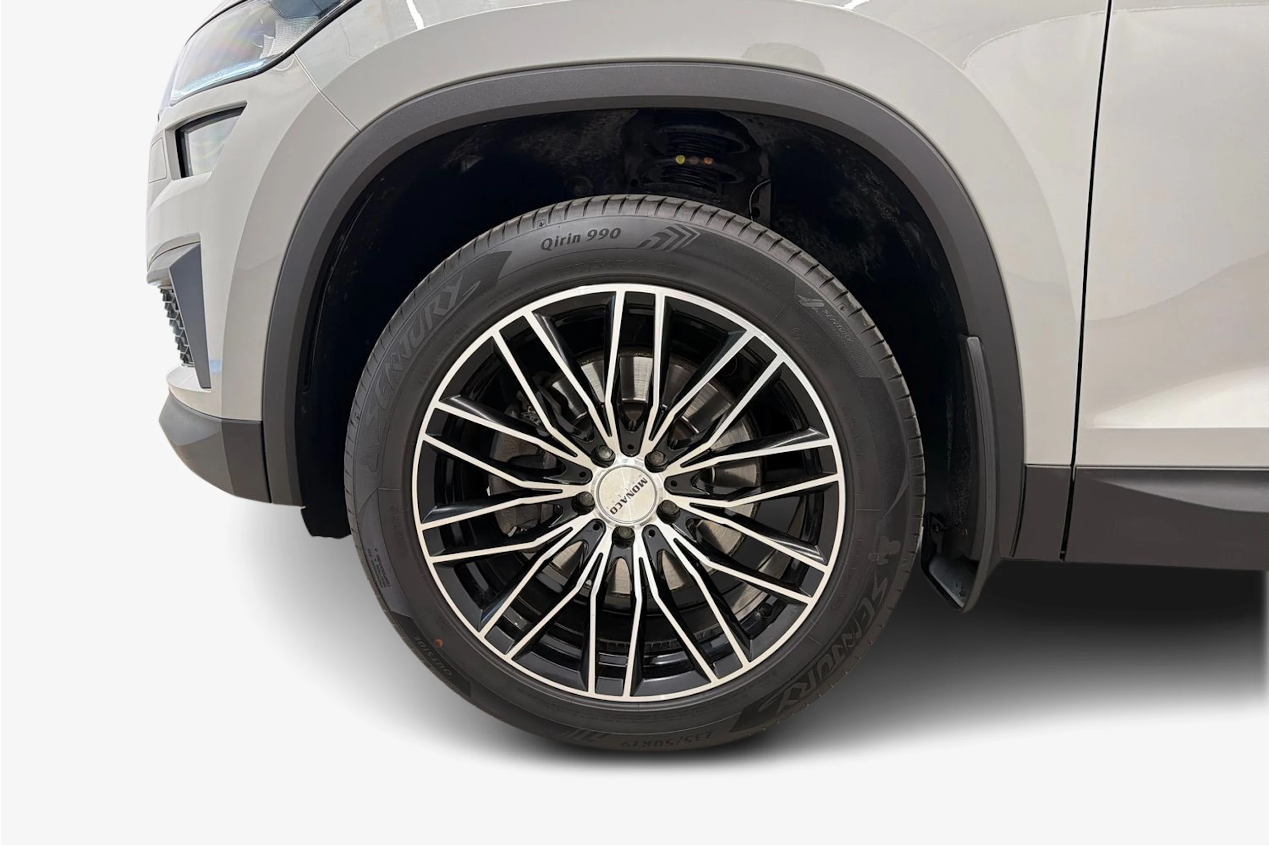 harmaa Skoda Kodiaq 2022 kuva 12.