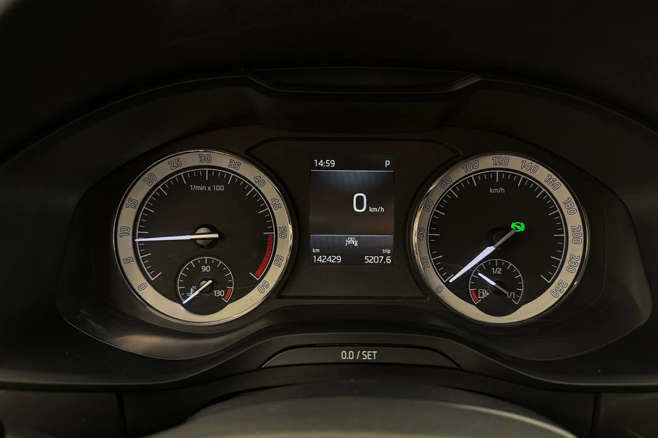 harmaa Skoda Kodiaq 2022 kuva 16.