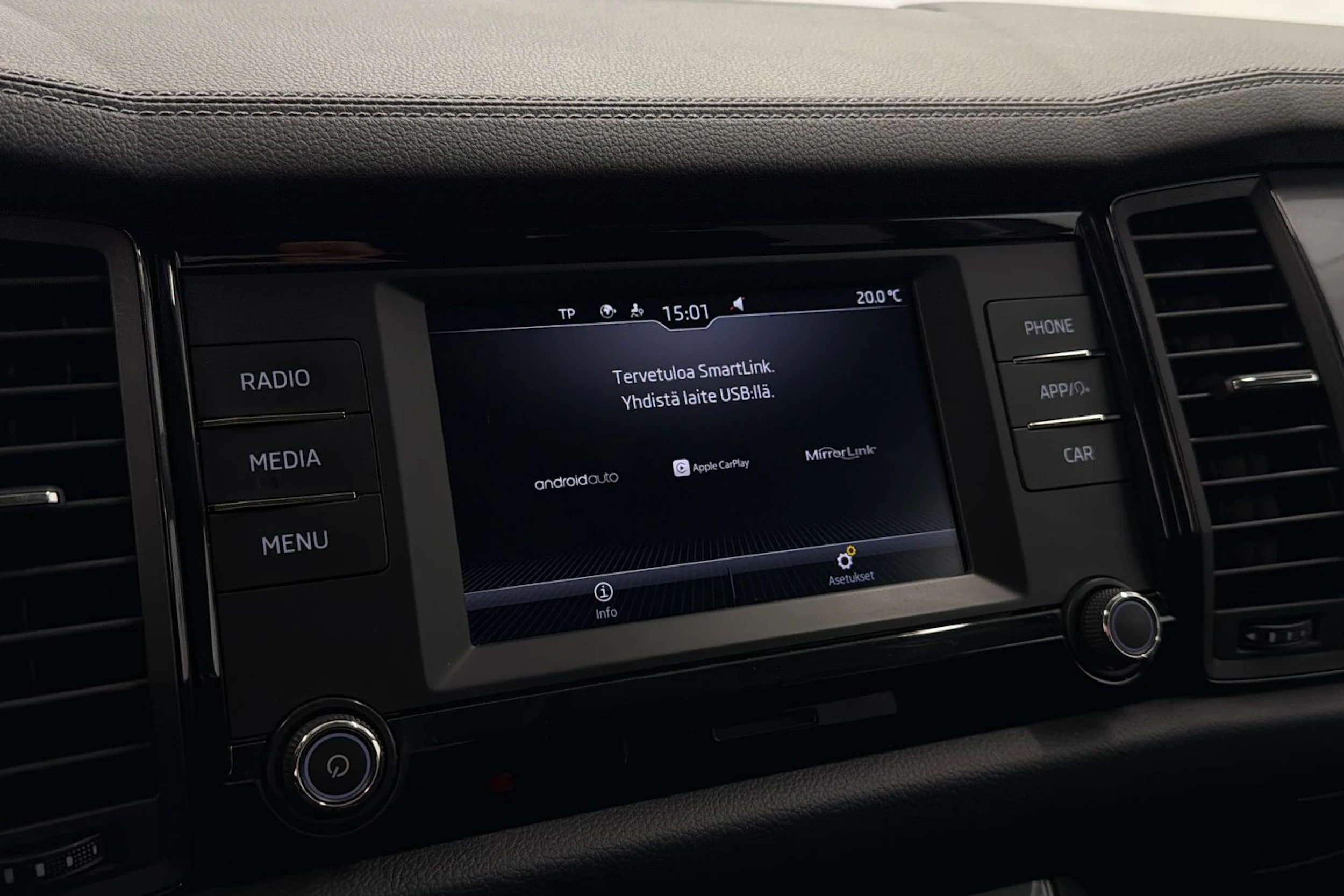 harmaa Skoda Kodiaq 2022 kuva 21.