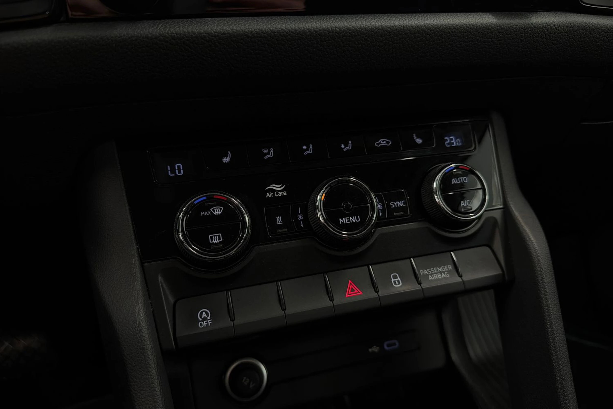 harmaa Skoda Kodiaq 2022 kuva 23.