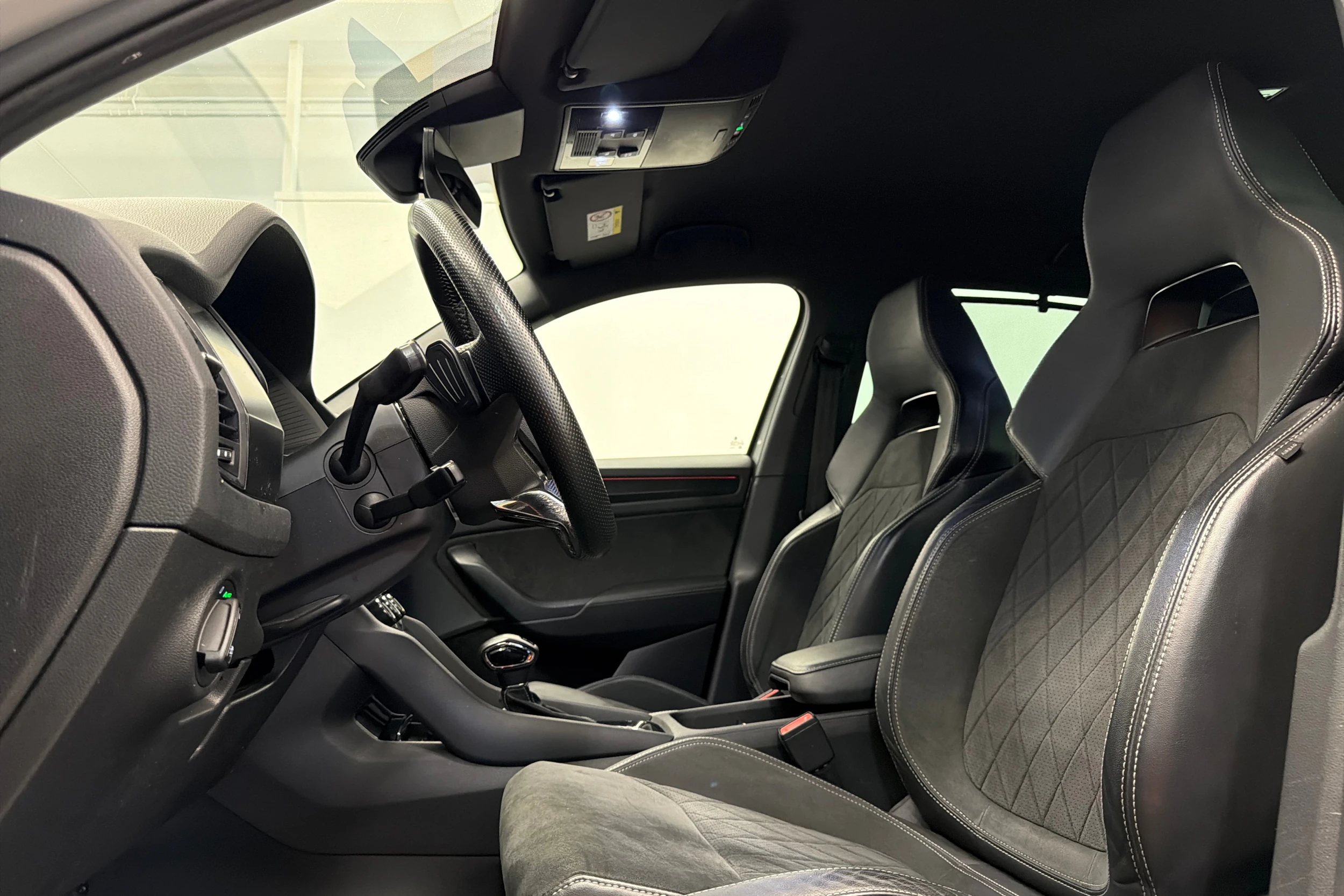 harmaa Skoda Kodiaq 2021 kuva 16.