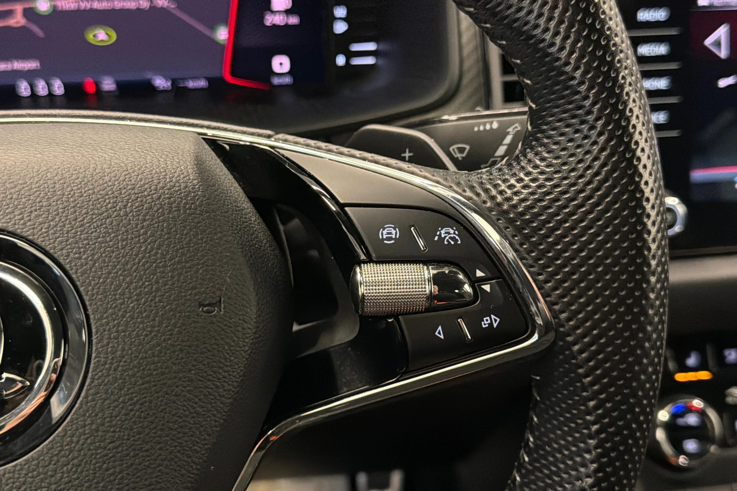 harmaa Skoda Kodiaq 2021 kuva 19.