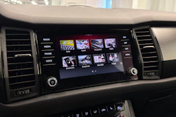 harmaa Skoda Kodiaq 2021 kuva 25.