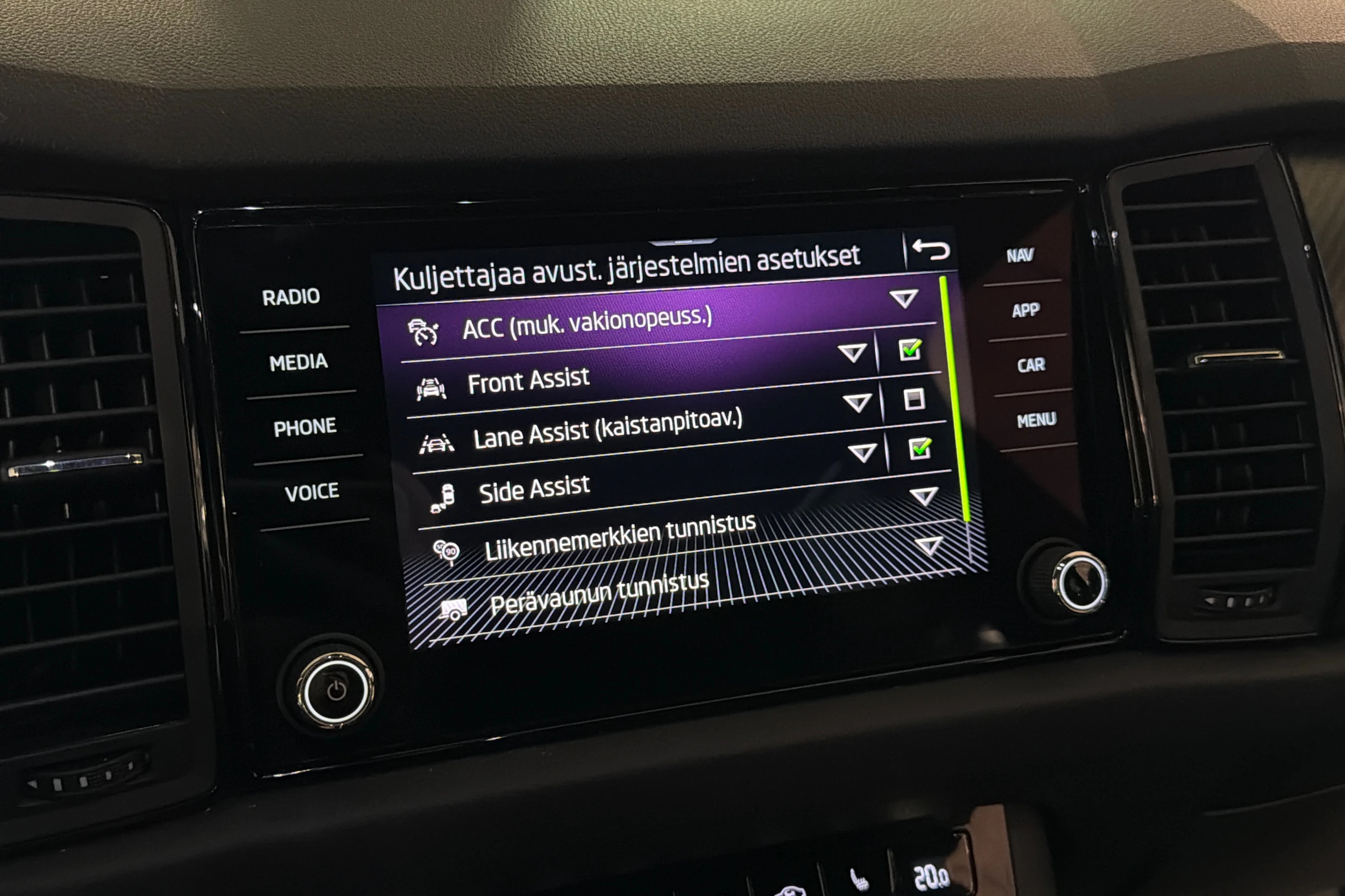 harmaa Skoda Kodiaq 2021 kuva 30.