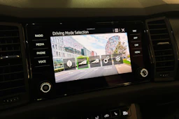 harmaa Skoda Kodiaq 2021 kuva 32.