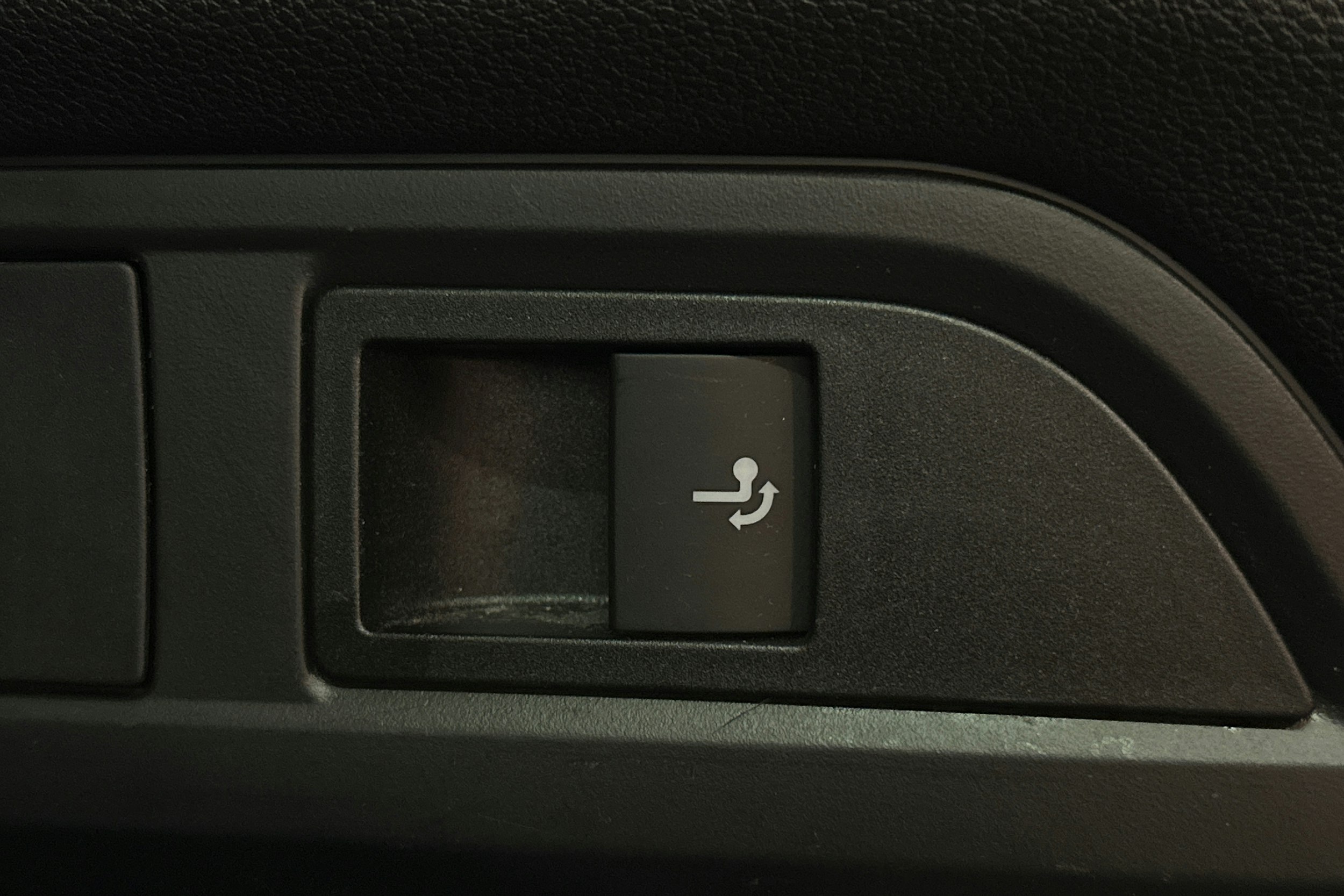 valkoinen Skoda Kodiaq 2021 kuva 16.