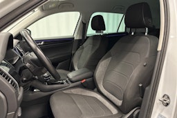 valkoinen Skoda Kodiaq 2021 kuva 17.