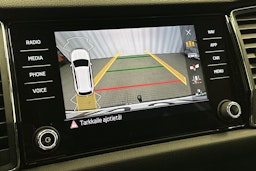 valkoinen Skoda Kodiaq 2021 kuva 28.