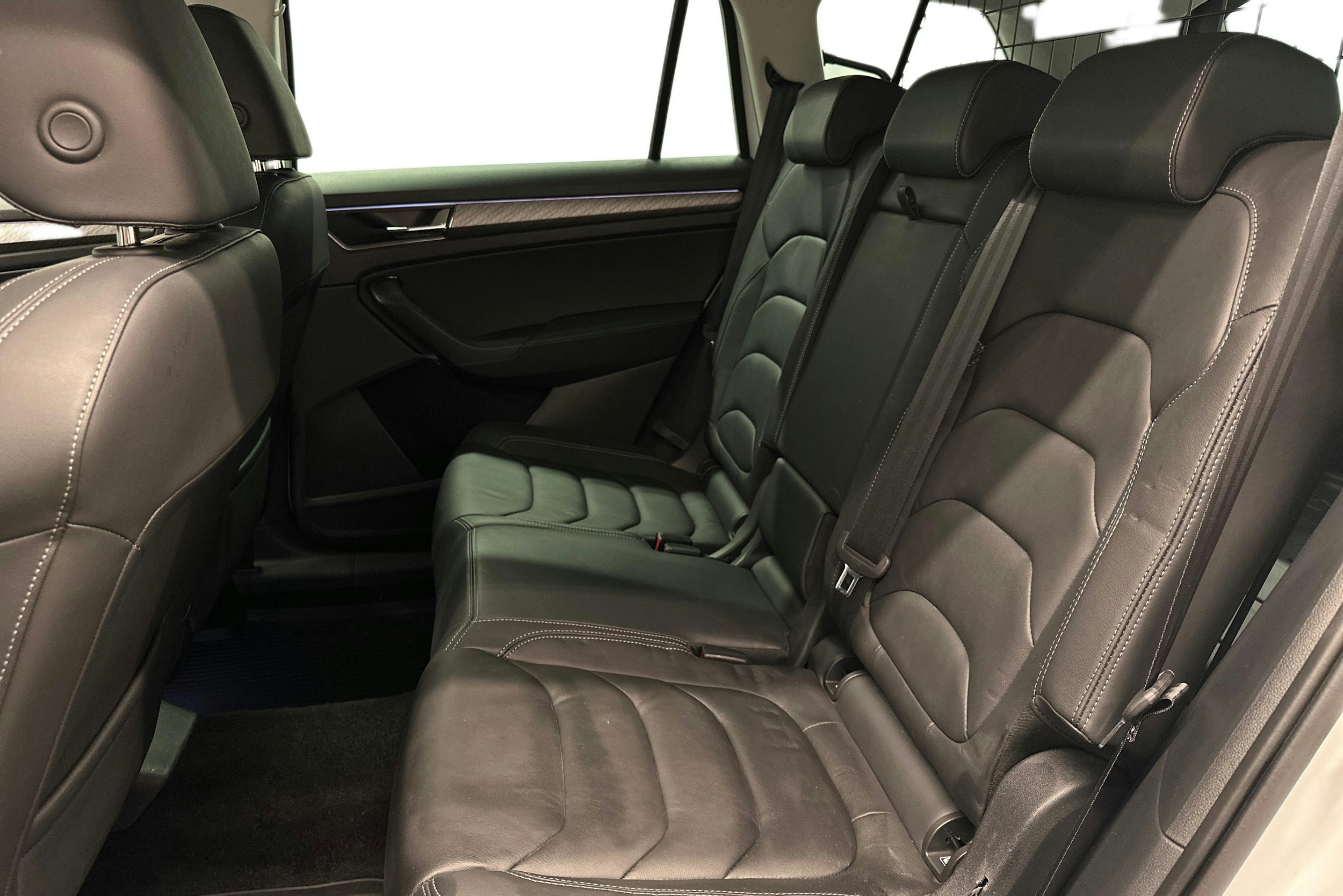 valkoinen Skoda Kodiaq 2022 kuva 10.