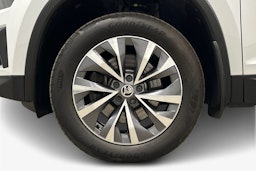 valkoinen Skoda Kodiaq 2022 kuva 11.